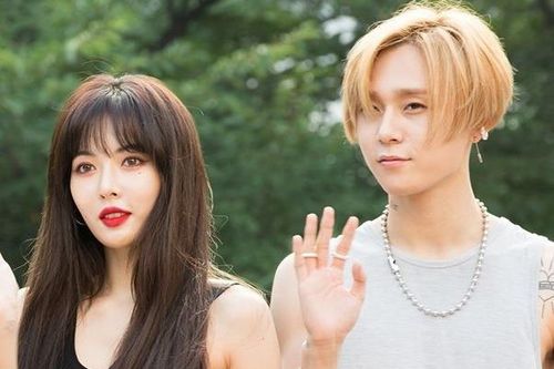 Bạn trai HuynA trở lại sau khi bị đuổi khỏi công ty