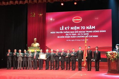 Ban Đối ngoại Trung ương đón nhận Huân chương Hồ Chí Minh