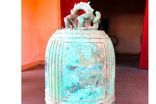 Tiếp nhận quả chuông đồng quý hiếm