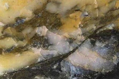 Tảng đá 'phù thủy' nặng 1 tấn trong vườn quốc gia Mỹ bỗng dưng... biến mất