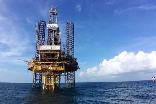 Vietsovpetro đón dòng dầu thương mại đầu tiên từ giàn BK-20 mỏ Bạch Hổ