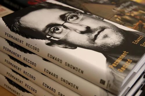 Google, Facebook đọc được tin nhắn, email của bạn, Edward Snowden nói các tập đoàn công nghệ lớn 'không đáng tin'