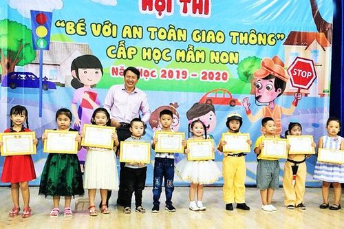 Phòng Giáo dục và Đào tạo TP. Nha Trang: Tổng kết hội thi 'Bé với an toàn giao thông'