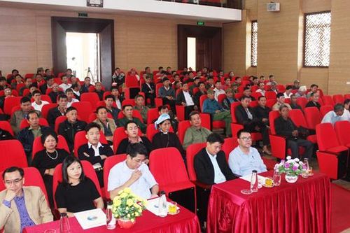 Phát huy vai trò uy tín của thầy mo, thầy cúng, thầy then trong cải tạo tập quán
