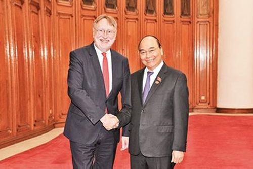 Thủ tướng Nguyễn Xuân Phúc tiếp đoàn Ủy ban Thương mại quốc tế của Nghị viện châu Âu