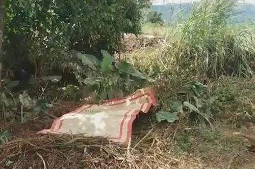 Lội qua suối, một người bị lũ cuốn trôi hàng chục km