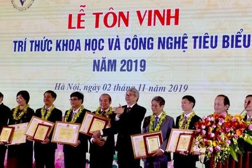 Tôn vinh 112 trí thức khoa học và công nghệ tiêu biểu 2019