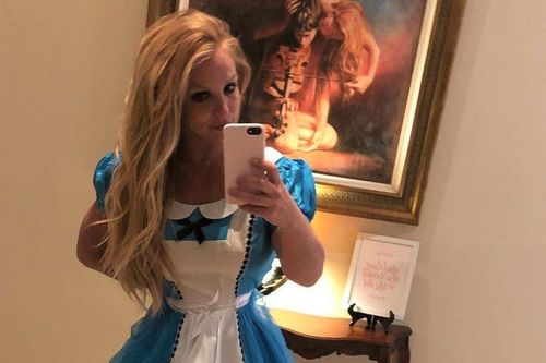 Britney Spears chỉnh sửa ảnh đến biến dạng