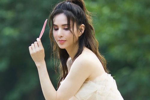 Nhan sắc ở tuổi U50 của Lý Nhược Đồng