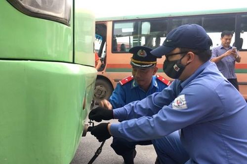 Kiểm tra đột xuất về khí thải: 4 ô tô không đạt yêu cầu