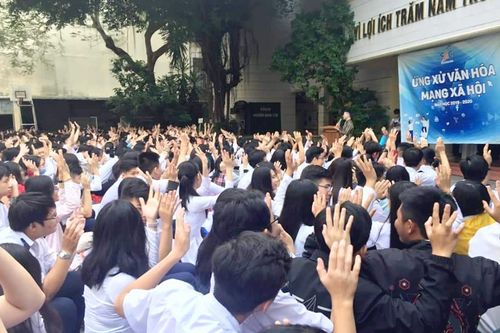'Con dao' mang tên cư dân mạng