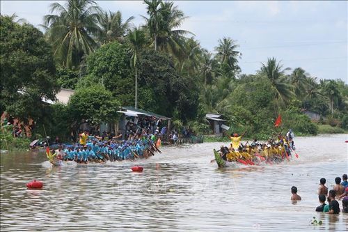 Sóc Trăng: Tưng bừng giải đua ghe Ngo truyền thống đồng bào Khmer
