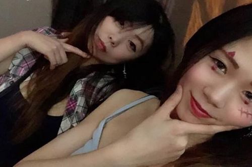 Đi hộp đêm cùng con gái, mẹ trẻ gây chú ý vì quá xinh đẹp