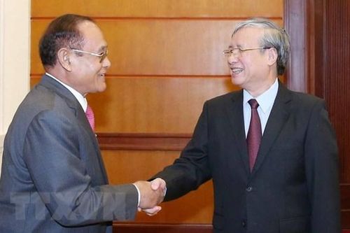 Thường trực Ban Bí thư Trần Quốc Vượng tiếp Đoàn đại biểu cấp cao Campuchia