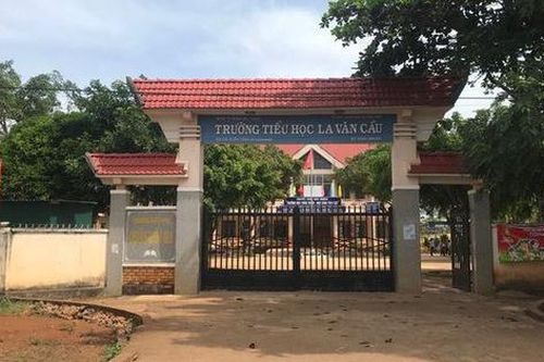 Vụ Hiệu trưởng tự ý chia tiền học bổng: Hiệu trưởng trích tiền lương hoàn trả học sinh