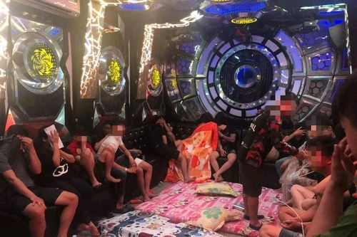 Hàng chục 'dân chơi' thác loạn ma túy trong quán karaoke lúc rạng sáng