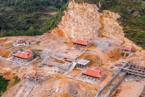 Xẻ núi xây chùa Lũng Cú, Hà Giang quả quyết 'đúng quy hoạch'