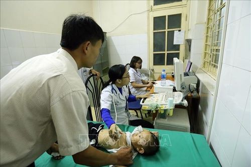 Khám sàng lọc miễn phí bệnh tim bẩm sinh cho trẻ em tại Điện Biên