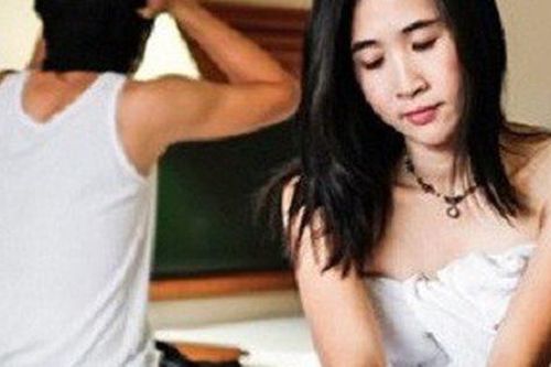 Nằng nặc ly hôn vì chán ngấy chồng, 5 tháng sau anh bệnh nặng nguy kịch, tôi lặng người với nội dung di chúc anh để lại