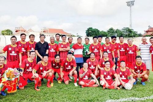 Bóng lăn trong tuần: Từ lời 'hiệu triệu'