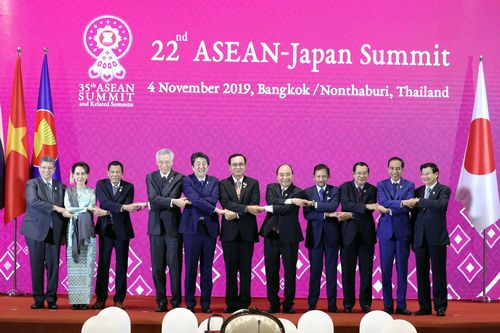 Nhật Bản ủng hộ lập trường của ASEAN về Biển Đông