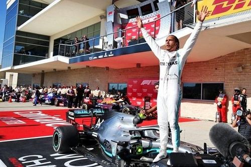 Lần thứ sáu vô địch thế giới, Hamilton áp sát kỷ lục của huyền thoại Schumacher