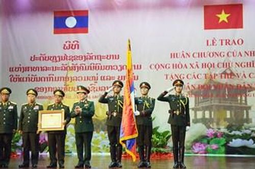 Trao tặng Huân chương cao quý của Nhà nước Việt Nam cho các tập thể, cá nhân thuộc Quân đội nhân dân Lào