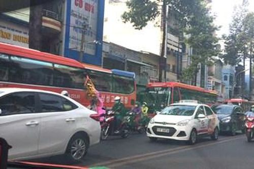 Sớm bịt những 'lỗ hổng' để lập lại trật tự trong vận tải hành khách bằng ô tô