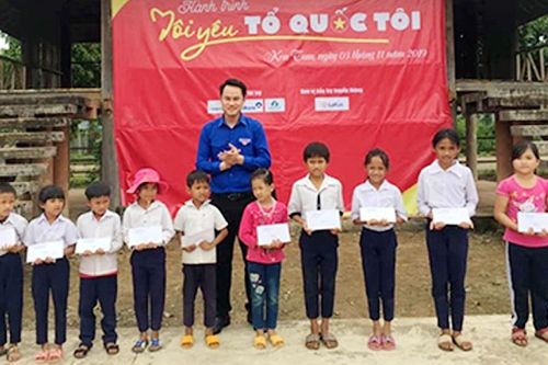 Hành trình 'Tôi yêu Tổ quốc tôi' tại Kon Tum