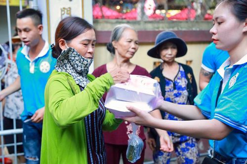 Thừa Thiên - Huế: Nghĩa cử từ những suất ăn miễn phí