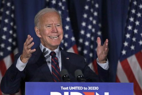 Cựu Phó tổng thống Mỹ Biden so sánh tuyên bố của ông Trump về dầu mỏ Syria như 'poster tuyển dụng IS'