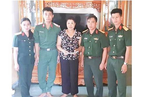 Nữ quân nhân giàu lòng nhân ái