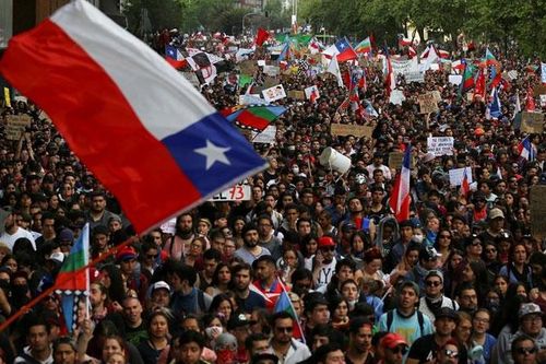 Tìm lời giải bài toán bất ổn ở Chile