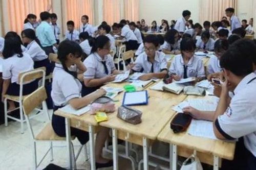 Đề kiểm tra giống hệt... bài ôn ở lớp dạy thêm