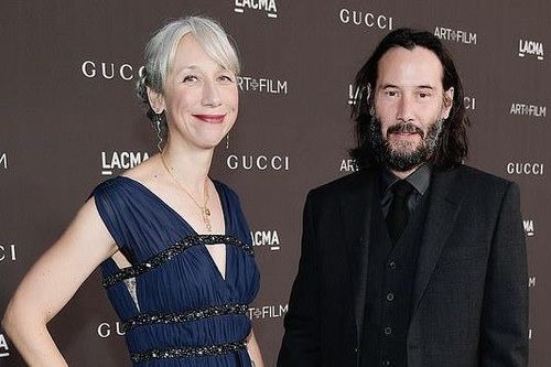 Keanu Reeves công khai bạn gái