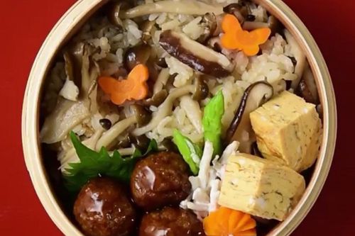 Cơm nấm Nhật Bản - bữa trưa dễ làm cho hội công sở