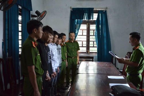 Khởi tố 4 sinh viên cướp tài sản của người đồng tính