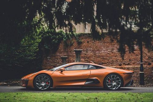 'Siêu báo' Jaguar C-X75 trong Spectre của 007 lên sàn đấu giá