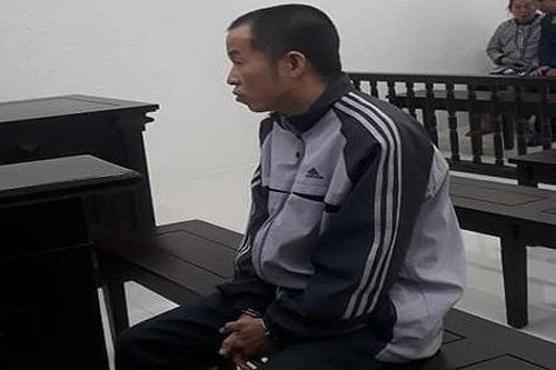 Tranh chấp đất đai, dùng dao đâm thấu bụng người họ hàng