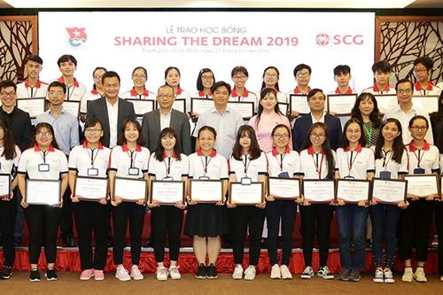 Học bổng SCG Sharing The Dream tiếp tục chắp cánh ước mơ cho thế hệ trẻ tỉnh Đồng Nai, vì mục tiêu phát triển bền vữngThể hiện phương châm phát triển kinh doanh phải song song với phát triển cộng đồng nơi tập đoàn hoạt động, tập đoàn công nghiệp hàng đầu 