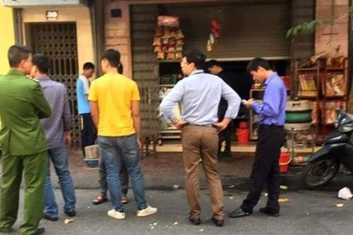 Hải Dương: Đang ngồi uống bia, nam thanh niên bị đâm trúng lưng