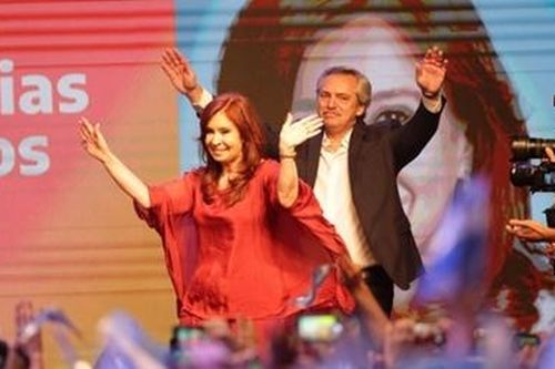 Sự trở lại ngoạn mục của bà Cristina Kirchner