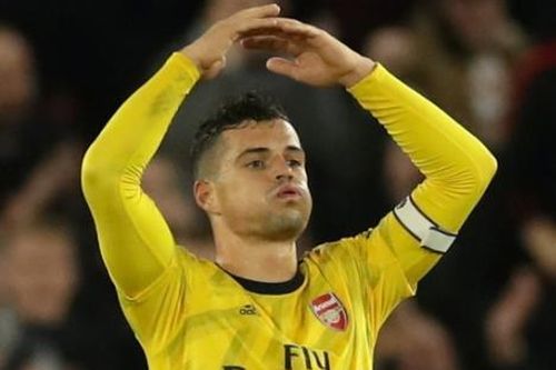 Xhaka bị tước băng đội trưởng sau vụ lùm xùm với CĐV Arsenal