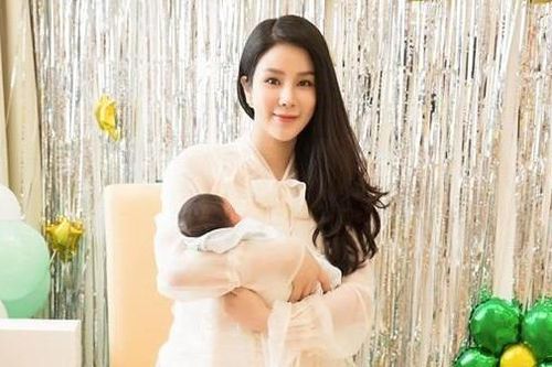 Diệp Lâm Anh lấy lại vóc dáng sau 5 ngày sinh