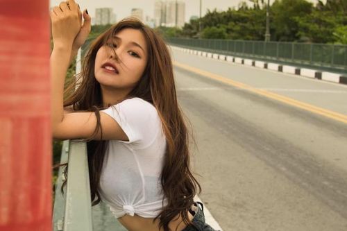 Nhan sắc hot girl gia nhập nhóm nhạc của Đông Nhi