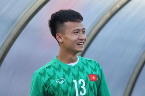 Thủ môn U21 được hội fan nữ gọi là soái ca sân cỏ