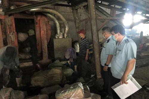 Tiêu hủy gần nửa tấn chả mực xuất xứ Trung Quốc