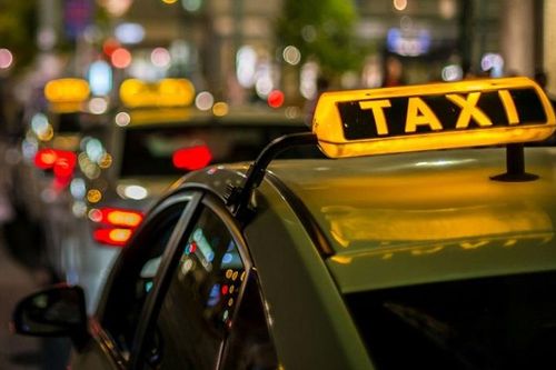 Bộ Giao thông vận tải lý giải về 'đeo mào' taxi