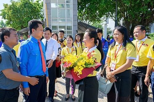Khởi động giao lưu nhà báo trẻ và thanh niên ưu tú Việt Nam - Campuchia