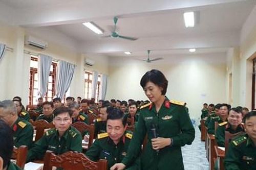 Nữ giảng viên mẫn cán